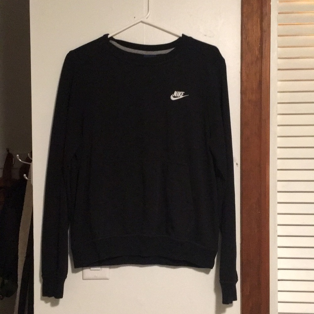 Black pullover sweatshirt size medium NIKE